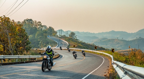 รอยัล เอนฟิลด์ พานักขี่มอเตอร์ไซค์สัมผัสการขับขี่ที่แท้จริง บนเส้นทางสู่จังหวัดเหนือสุดแดนไทย  ในทริป “Tour of Thailand 2020”