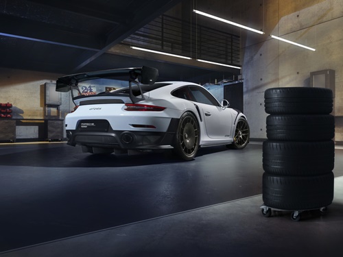 ยกระดับยนตรกรรมสปอร์ต และขยายขอบเขตงานบริการ Porsche Exclusive Manufaktur, Porsche Tequipment และ Porsche Classic 