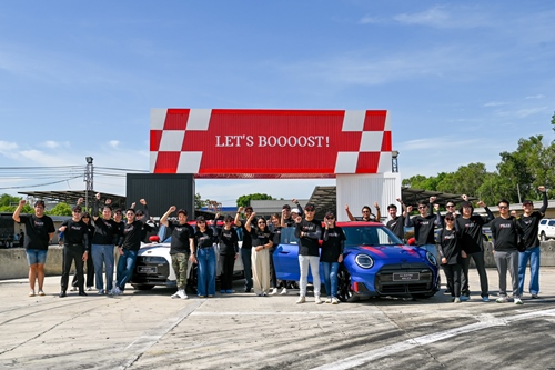 มินิ ประเทศไทย พามินิสเตอร์ปลุกความเป็นนักแข่งใน MINI  John Cooper Works Track Day  