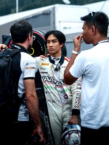 “เติ้น ทัศนพล” โชว์ฟอร์มดุ สู้ศึกเรดบูลล์ ริง คว้า P4!! เก็บแต้มเพิ่ม - FIA Formula 3 Championship 2025 Round 6
