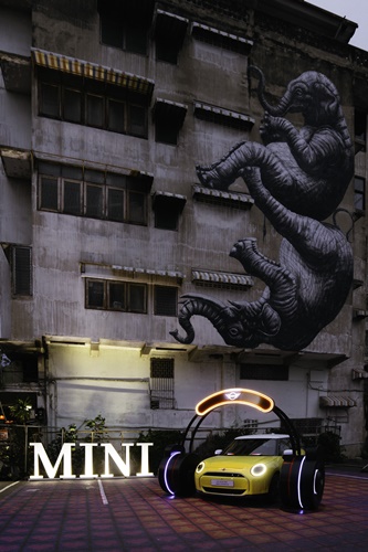 มินิ ประเทศไทย ชวนสัมผัสไลฟ์สไตล์สุดล้ำ MINI Experience ผ่านศิลปะแสงสีและดิจิทัลอาร์ตใน Awakening Songwat 2025