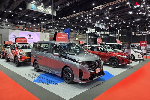 นิสสันนำรถยนต์ยอดนิยมครบรุ่นนำโดย เซเรน่า ใหม่ และ นาวารา  ร่วมงาน BIG Motor Sale 2025