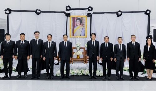 โตโยต้า มอเตอร์ ประเทศไทย จำกัด จัดพิธีถวายความอาลัยแด่ สมเด็จพระนางเจ้าสิริกิติ์ พระบรมราชินีนาถ พระบรมราชชนนีพันปีหลวง 