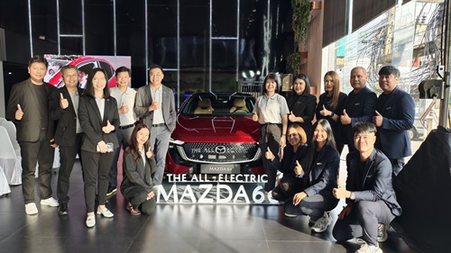กระแสตอบรับรถไฟฟ้า Mazda6e ลูกค้าหลั่งไหลร่วมงานสุดคึกคัก โรดโชว์ 8 จังหวัด เก็บยอดจองเพิ่มอีกกว่า 1,000 คัน รวมทะลุ 4,000 คัน 