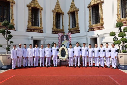 มาสด้า เซลส์ ประเทศไทย ร่วมเป็นเจ้าภาพบำเพ็ญกุศลและวางพวงมาลาถวายสักการะ พระบรมศพสมเด็จพระนางเจ้าสิริกิติ์ พระบรมราชินีนาถ พระบรมราชชนนีพันปีหลวง