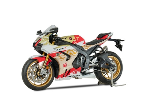 ฮอนด้าเปิดตัว Honda CBR1000RR-R SP ลายพิเศษ  Moto2 ThaiGP Limited Edition ถ่ายทอดแรงบันดาลใจจาก “ก้อง-สมเกียรติ” ผลิตจำกัด 3 คันในโลก!