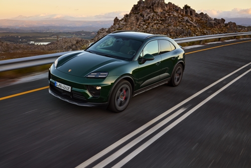 ปอร์เช่ (Porsche) เผยโฉมยนตรกรรมไฟฟ้ารุ่นมาคันน์ (Macan) ใหม่ อีก 2 รุ่น จากรุ่นที่เปิดตัวไปแล้ว