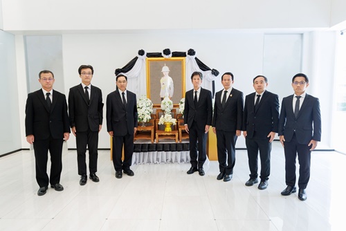โตโยต้า มอเตอร์ ประเทศไทย จำกัด จัดพิธีถวายความอาลัยแด่สมเด็จพระเจ้าลูกเธอ เจ้าฟ้าพัชรกิติยาภา นเรนทิราเทพยวดี กรมหลวงราชสาริณีสิริพัชร มหาวัชรราชธิดา
