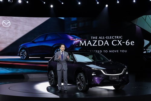 มาสด้าเปิดตัว THE ALL-ELECTRIC MAZDA CX-6e รถไฟฟ้าอเนกประสงค์อัจฉริยะสำหรับครอบครัว ถ่ายทอดเอกลักษณ์มาสด้าในยุคอีวีได้อย่างลงตัว